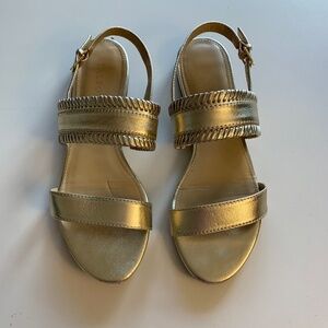 8.5 • Gold Sandals